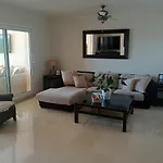 Apartman Beachfront Spacious 4-bed Apartment, Granados Marbella