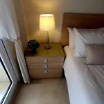 Apartman Beachfront Spacious 4-bed Apartment, Granados *