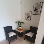 Beachfront Spacious 4-bed Apartment, Granados Apartman Marbella