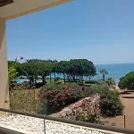 Beachfront Spacious 4-bed Apartment, Granados
