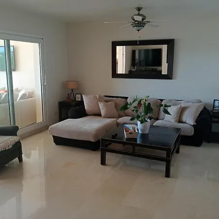 Apartamento Beachfront Spacious 4-bed Apartment, Granados Marbella