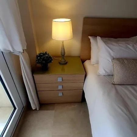 Apartamento Beachfront Spacious 4-bed Apartment, Granados *